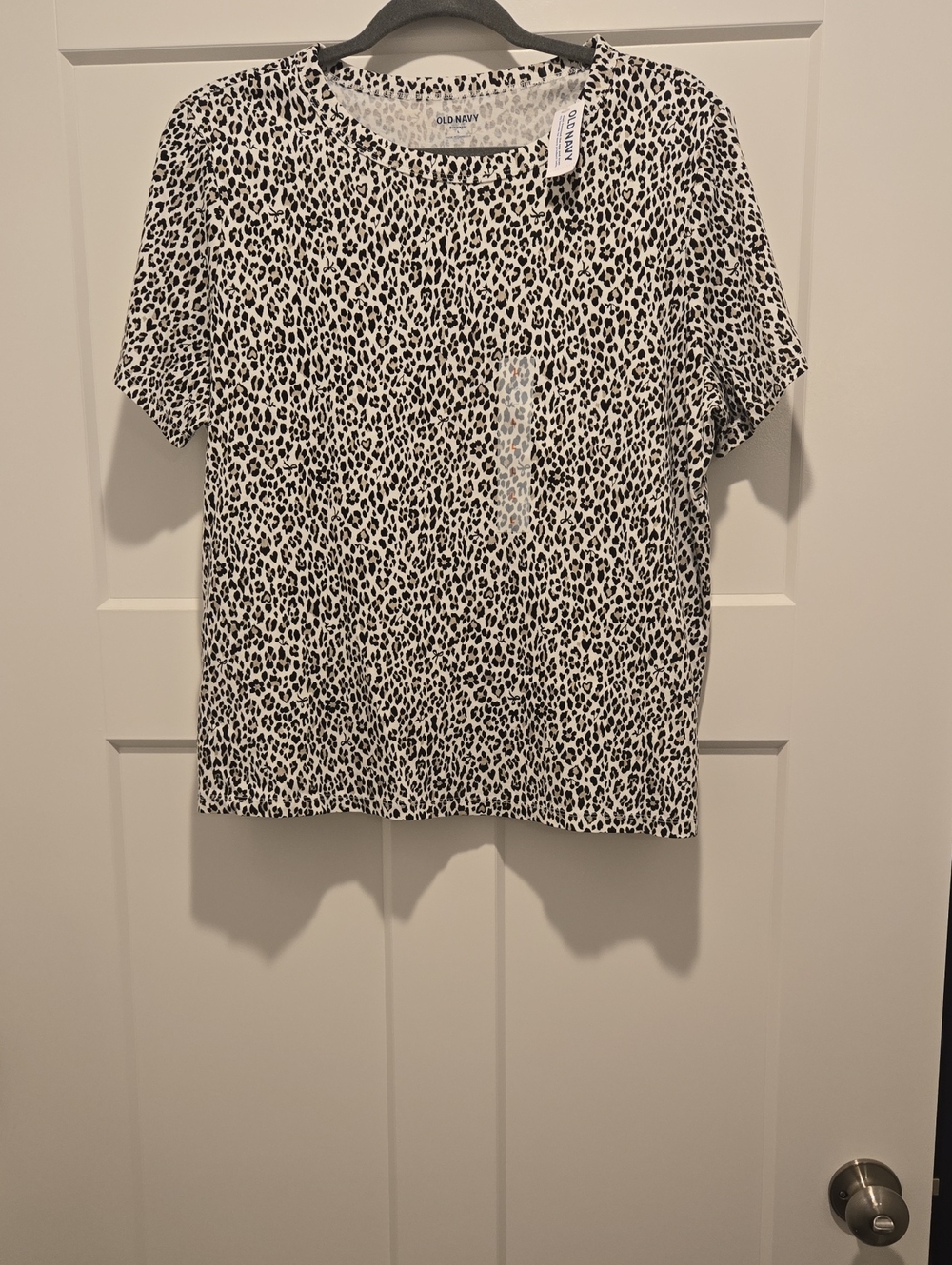 Old Navy Black and White Leopard Print Short Sleeve Tee